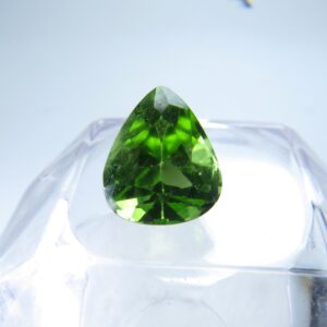 PERIDOT, OLIVE GREEN
